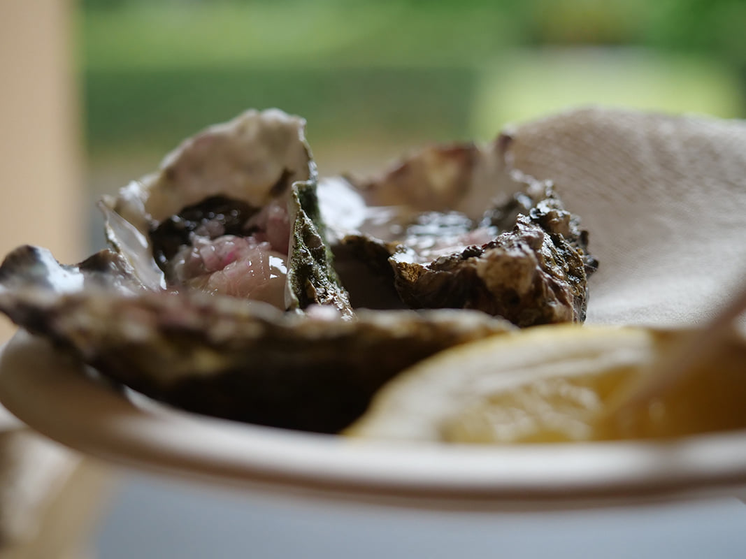 fresh oysters with chardonnay vinegar