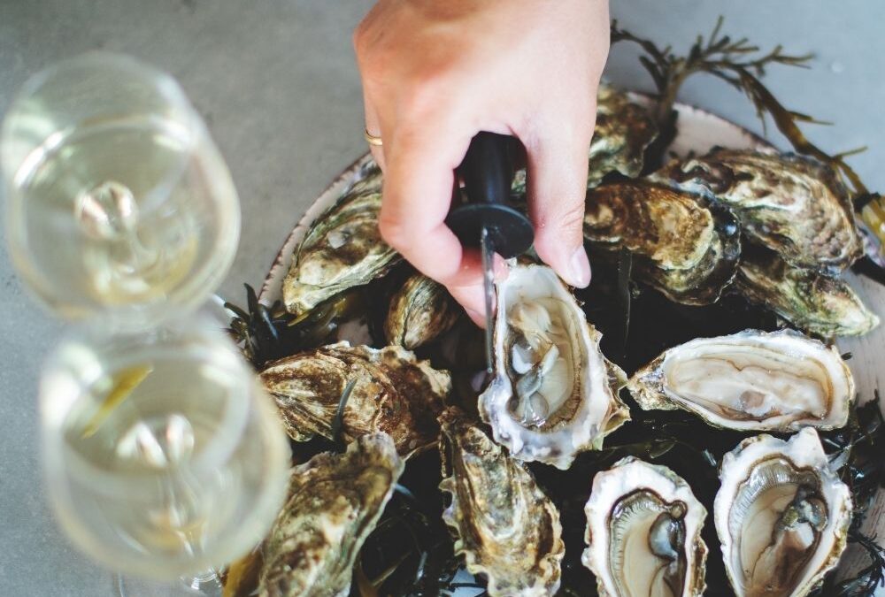 The art of opening oysters: no shucking required